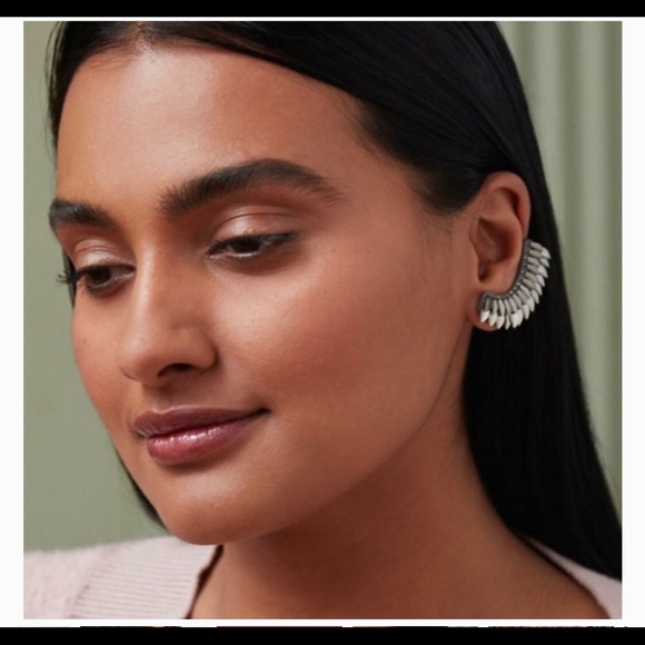 Pegasus ear climber in silver. - Picture 2 of 3